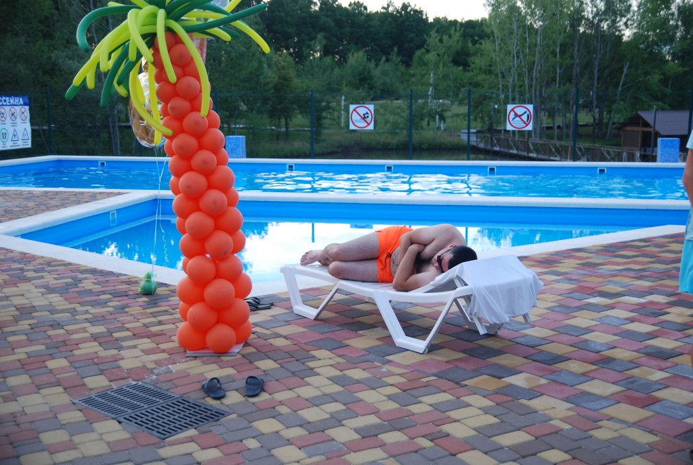 Лагерь с бассейном