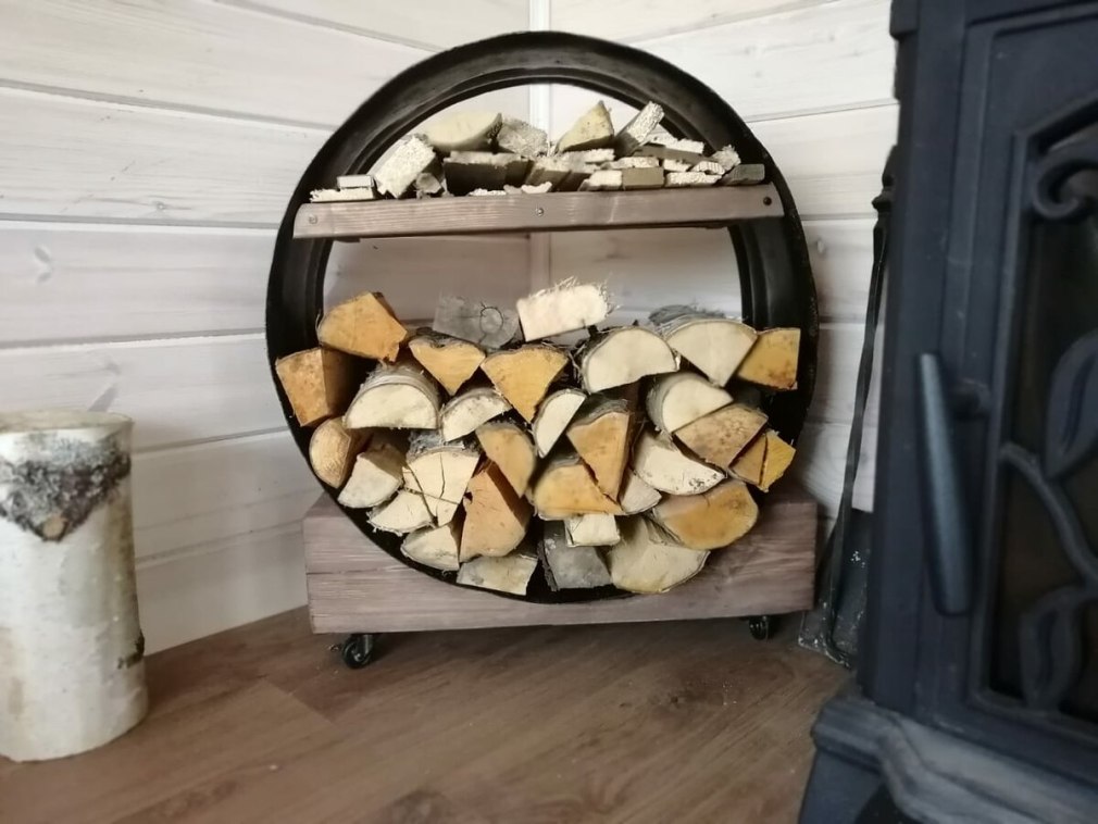 Деревянный забор из дров