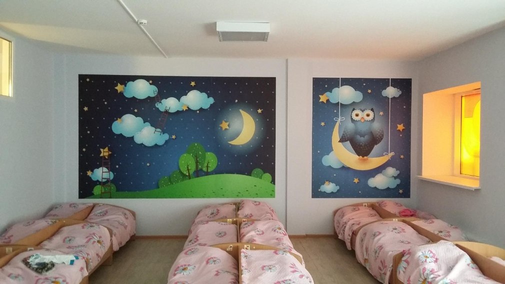 Оформление стен спальни в детском саду (79 фото)