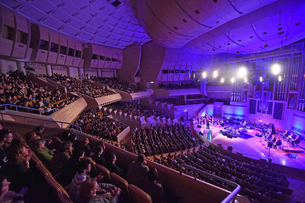 Music Media Dome зал